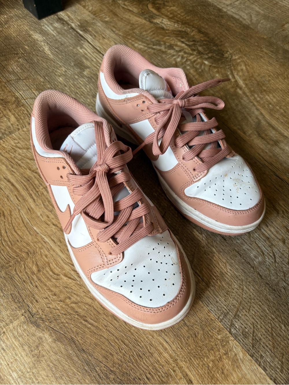 Nike Women's Pink and White Low-Top Sneakers